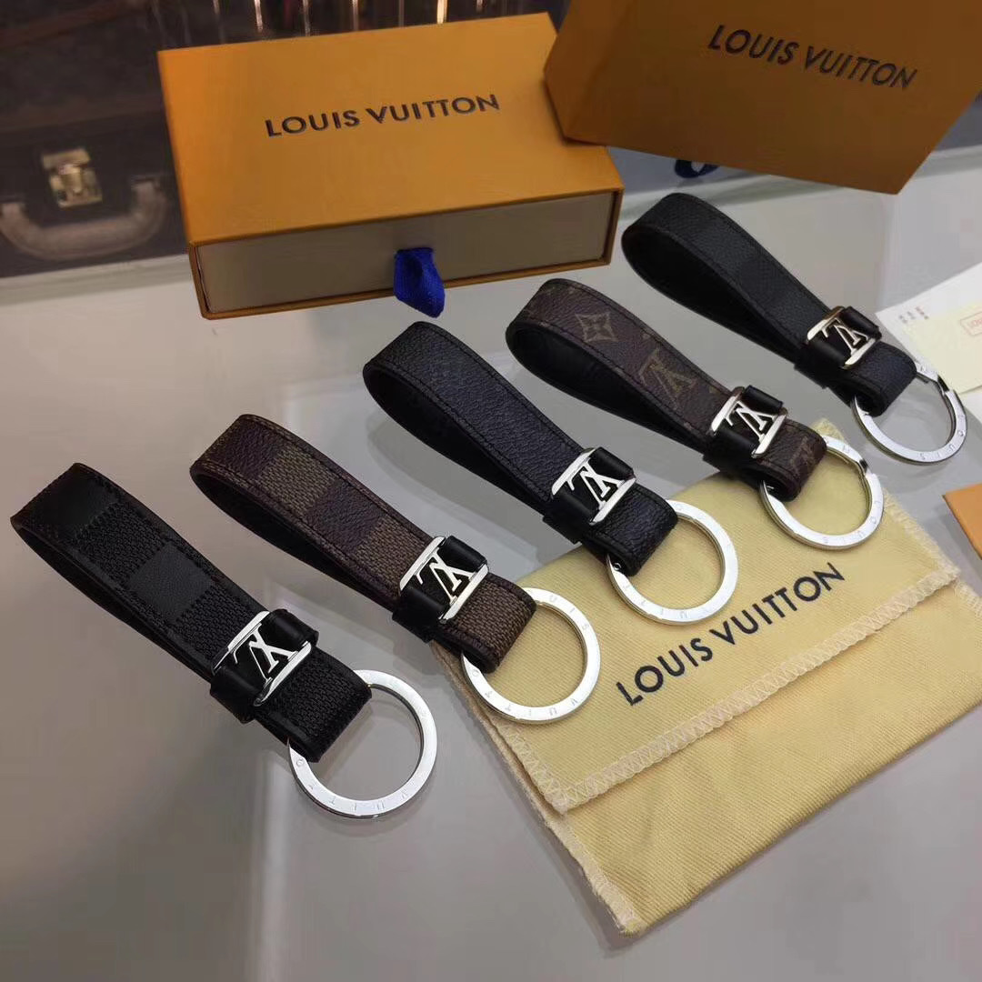 LV DRAGONNE KEY HOLDER M62709 