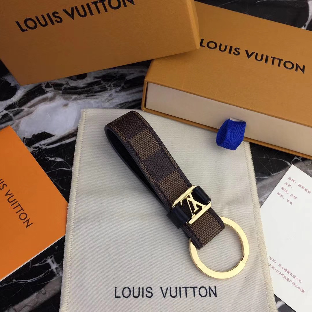 LV DRAGONNE KEY HOLDER M62709 