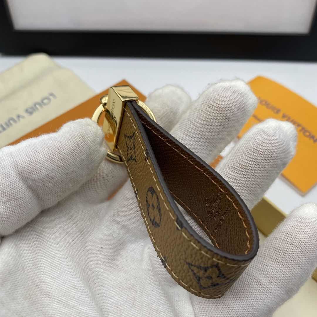 LV DRAGONNE KEY HOLDER M65221