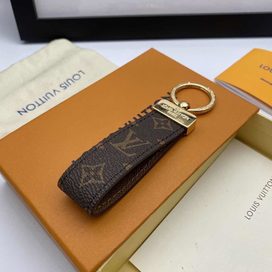 LV DRAGONNE KEY HOLDER M65221
