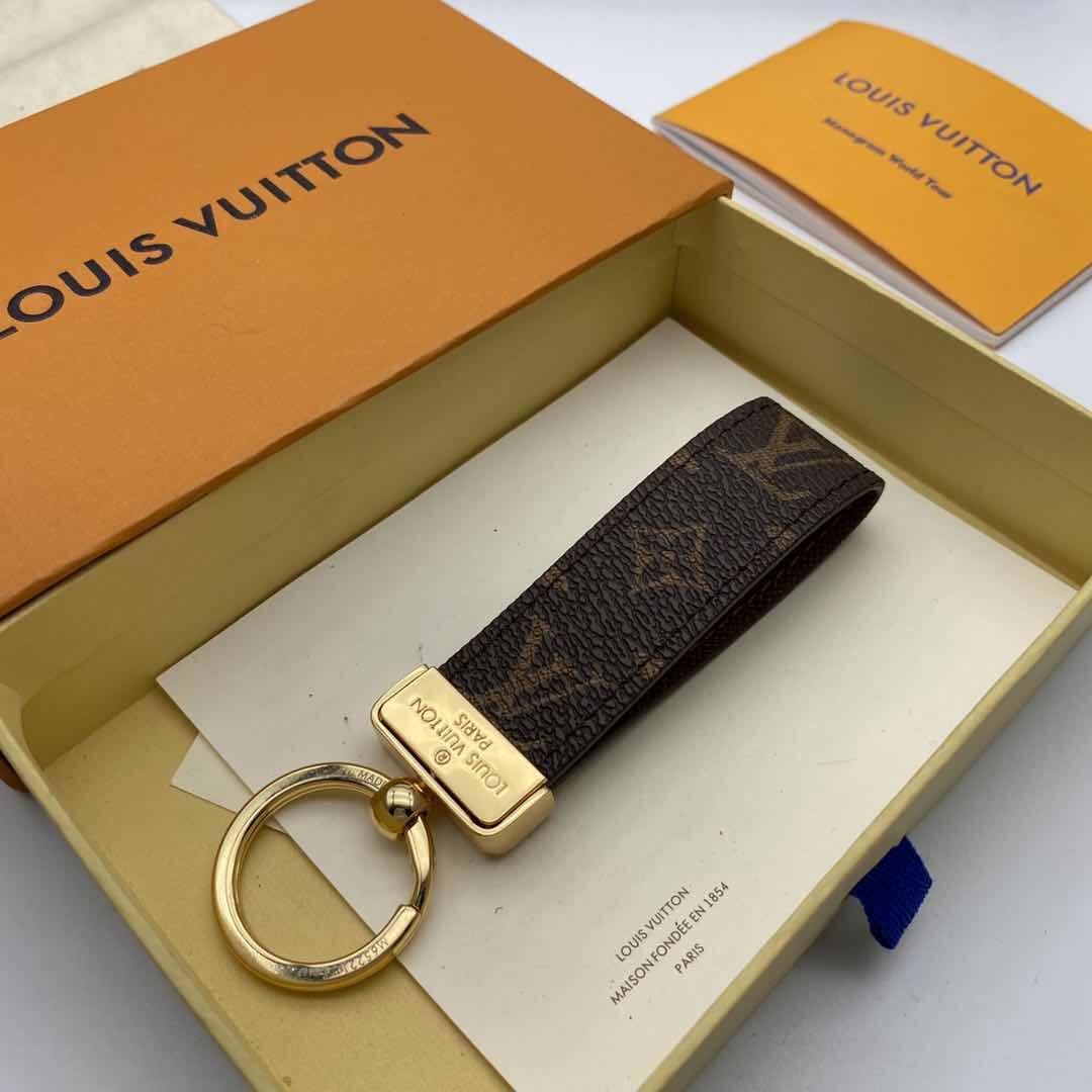 LV DRAGONNE KEY HOLDER M65221