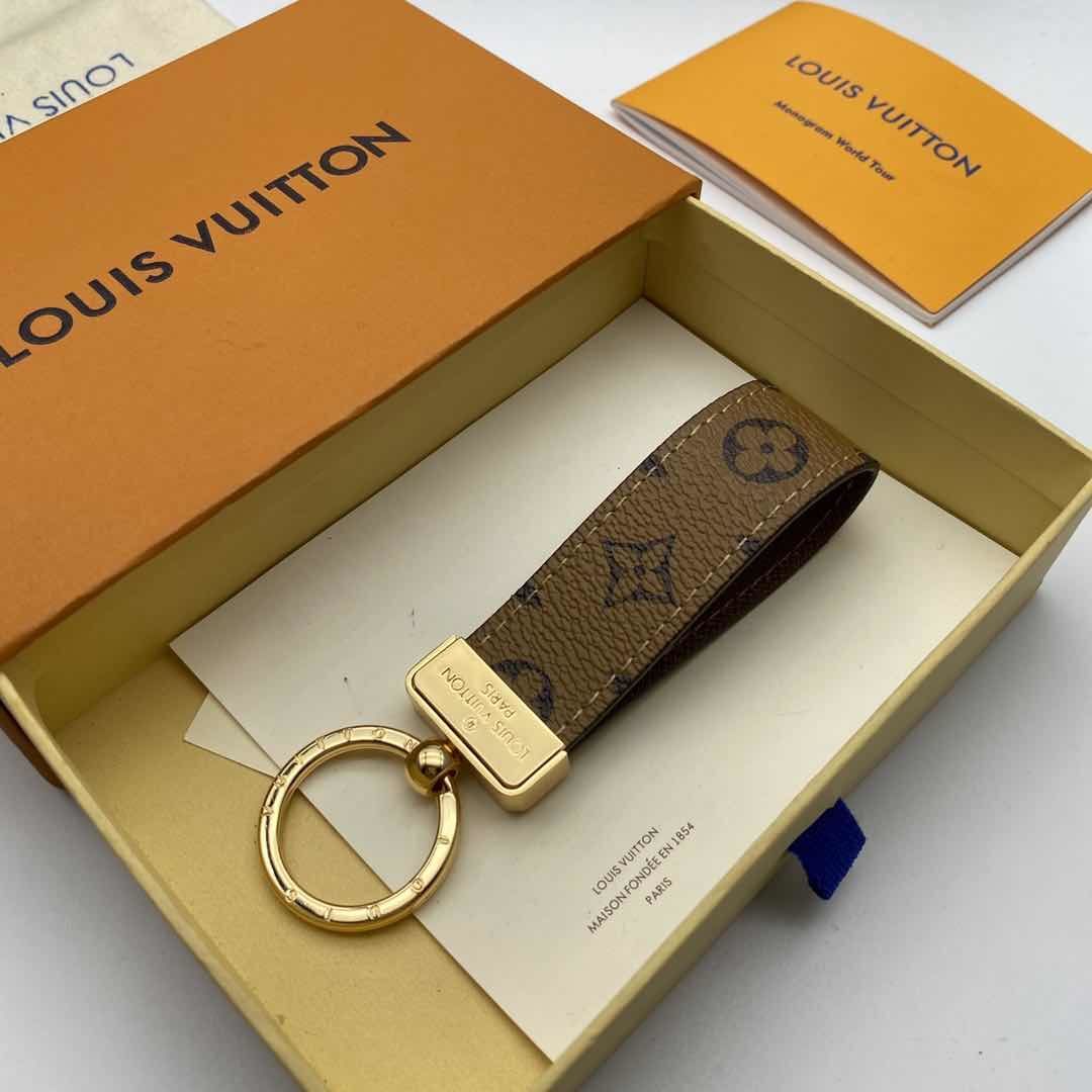 LV DRAGONNE KEY HOLDER M65221
