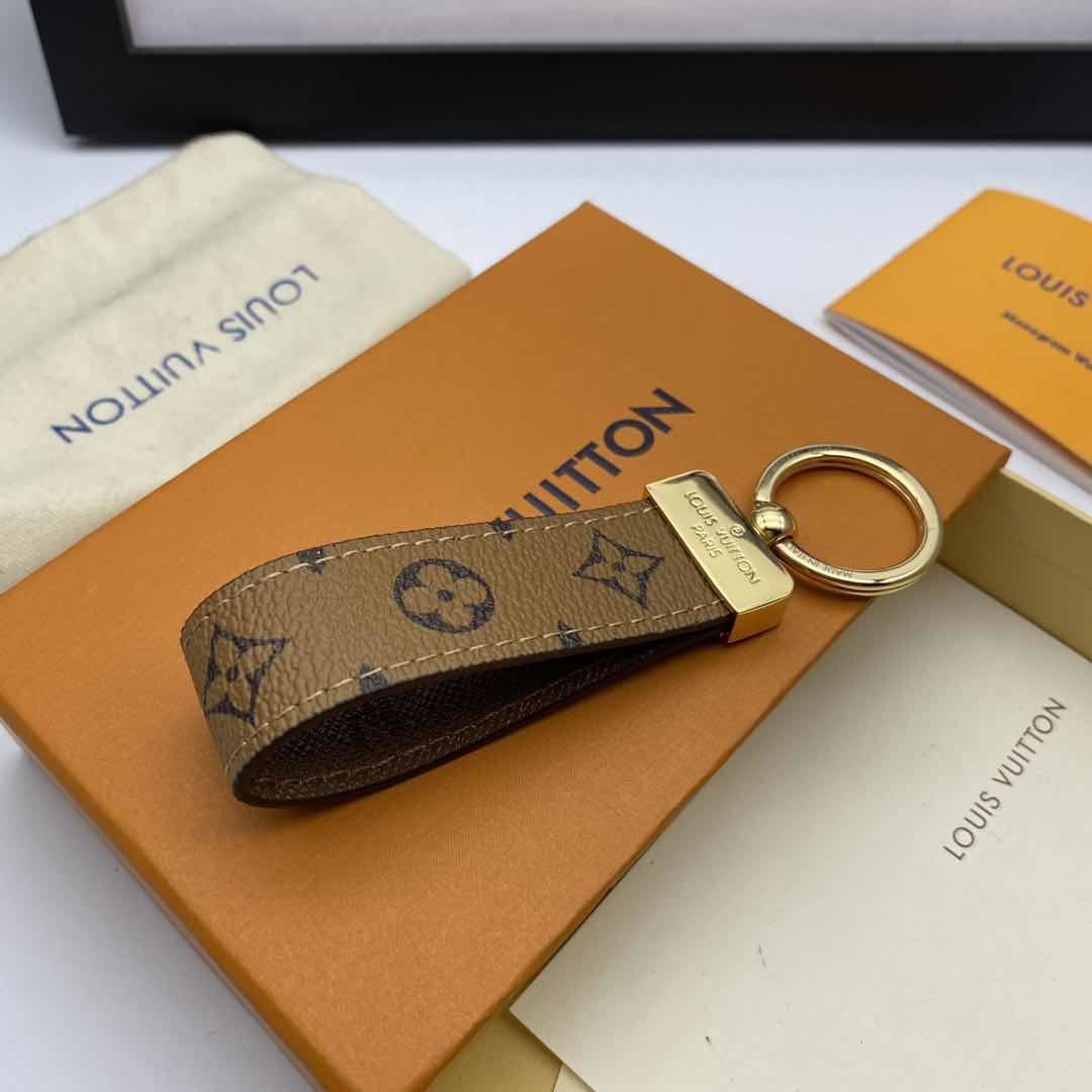 LV DRAGONNE KEY HOLDER M65221