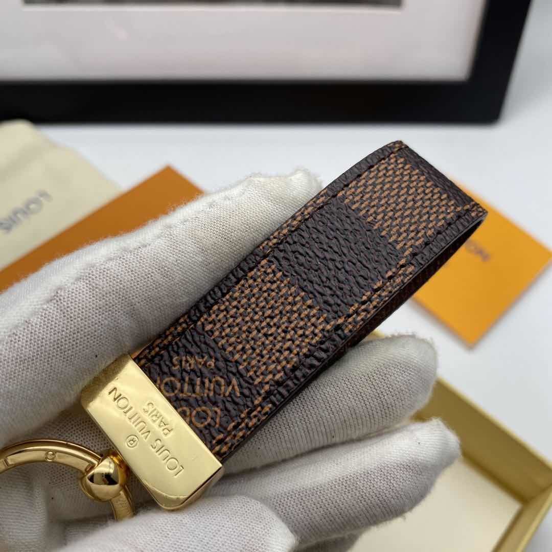 LV DRAGONNE KEY HOLDER M65221