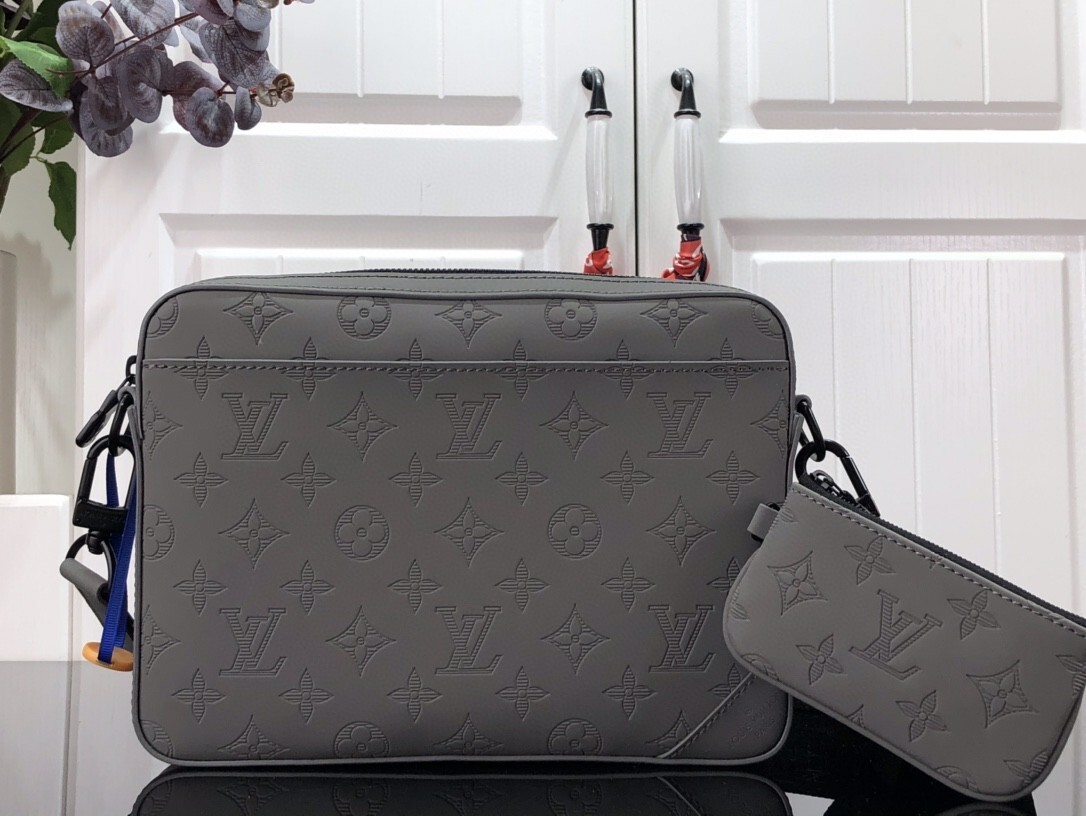 LV DUO MESSENGER M46104