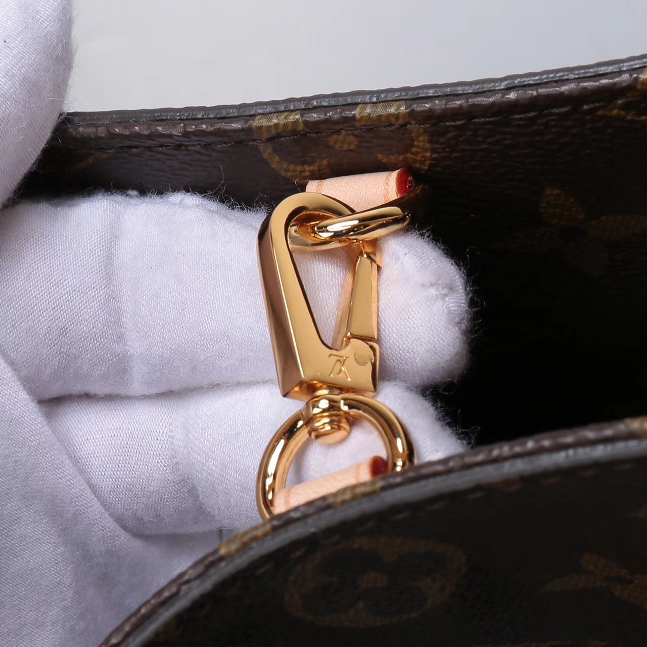 LV DUST BAG TOTE m15235