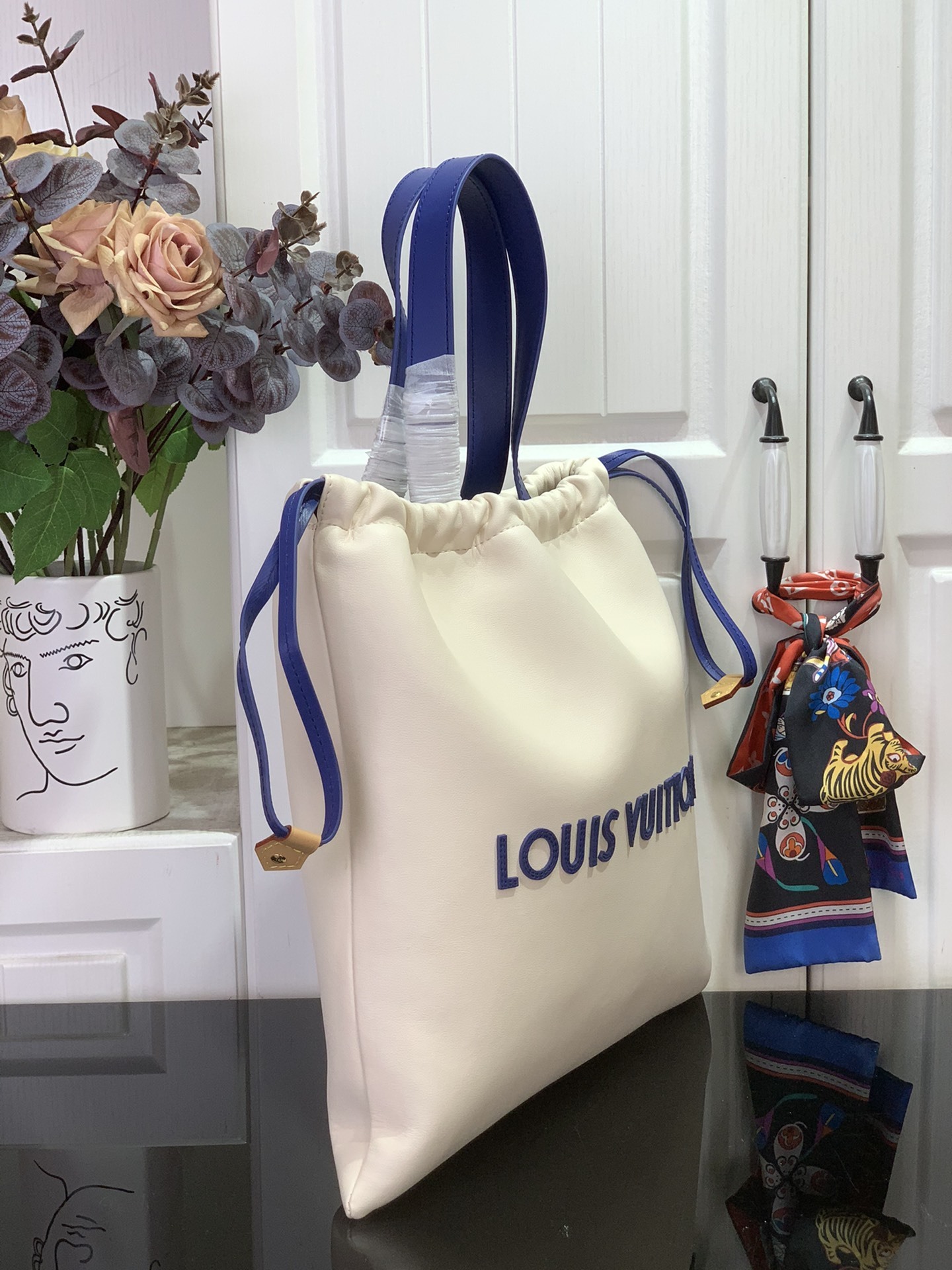 LV DUST BAG TOTE m15235