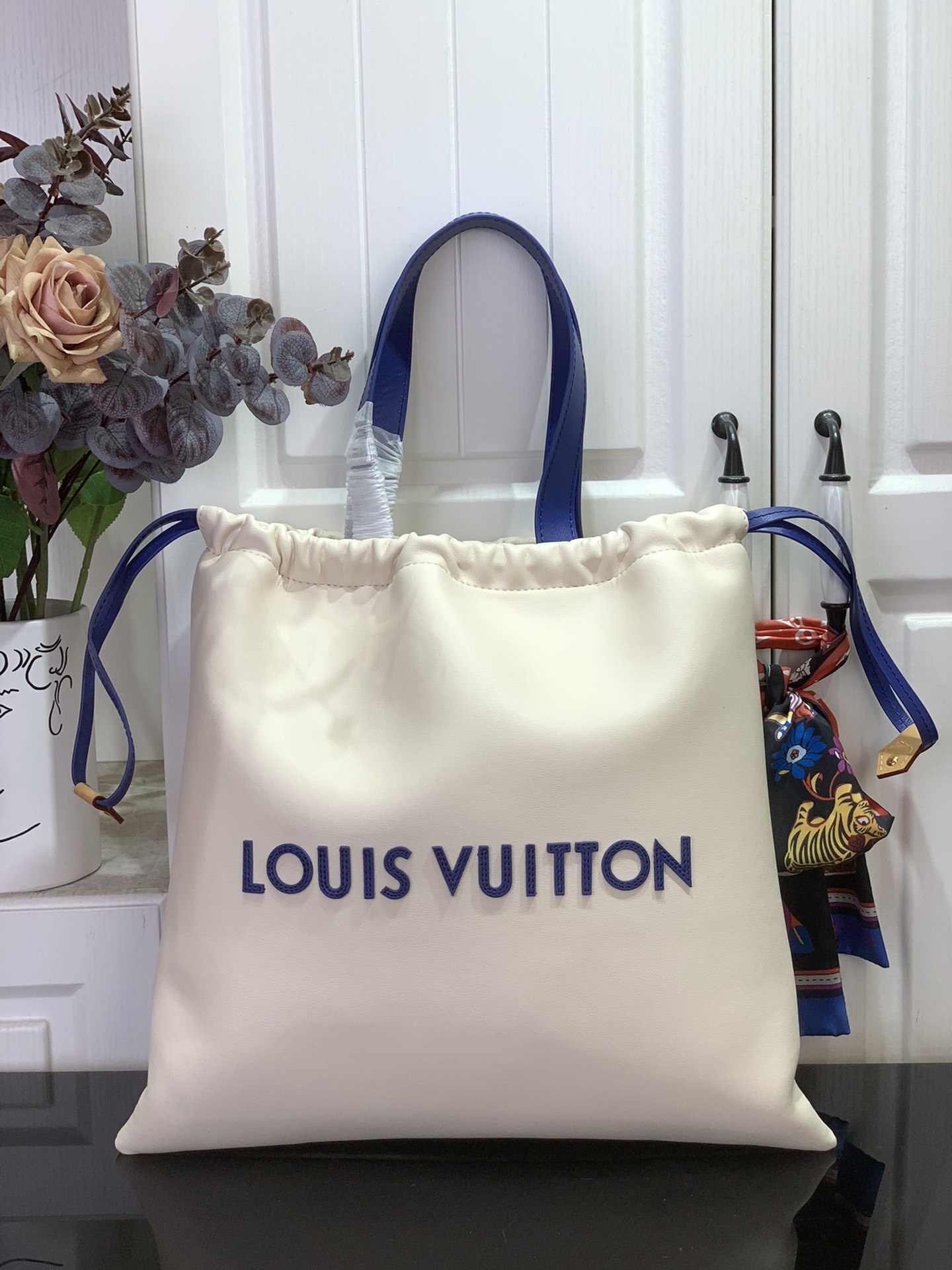 LV DUST BAG TOTE m15235