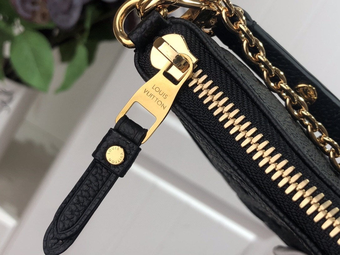 LV EASY POUCH ON STRAP M80349