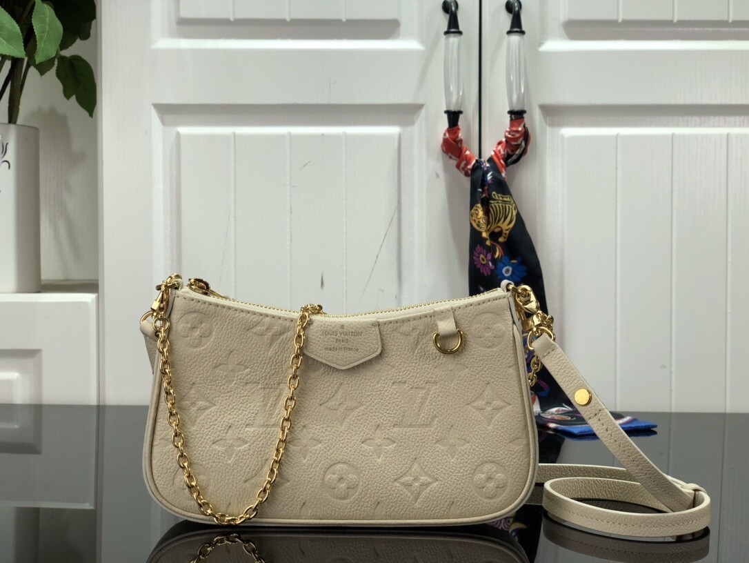 LV EASY POUCH ON STRAP M80349