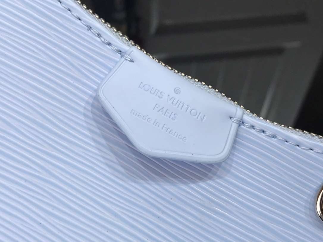 LV EASY POUCH ON STRAP M80471