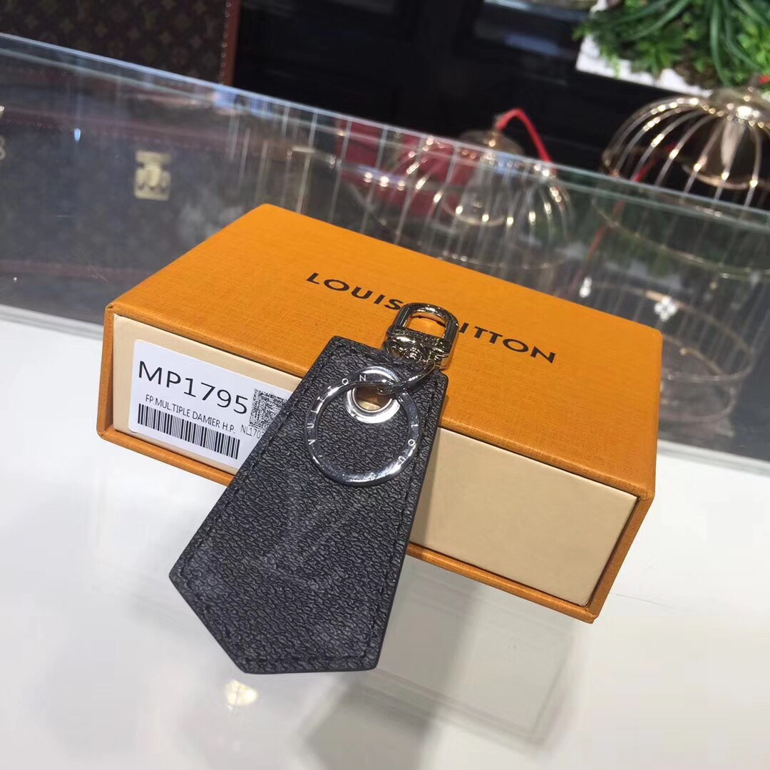 LV ENCHAPPES Key Chain M67917