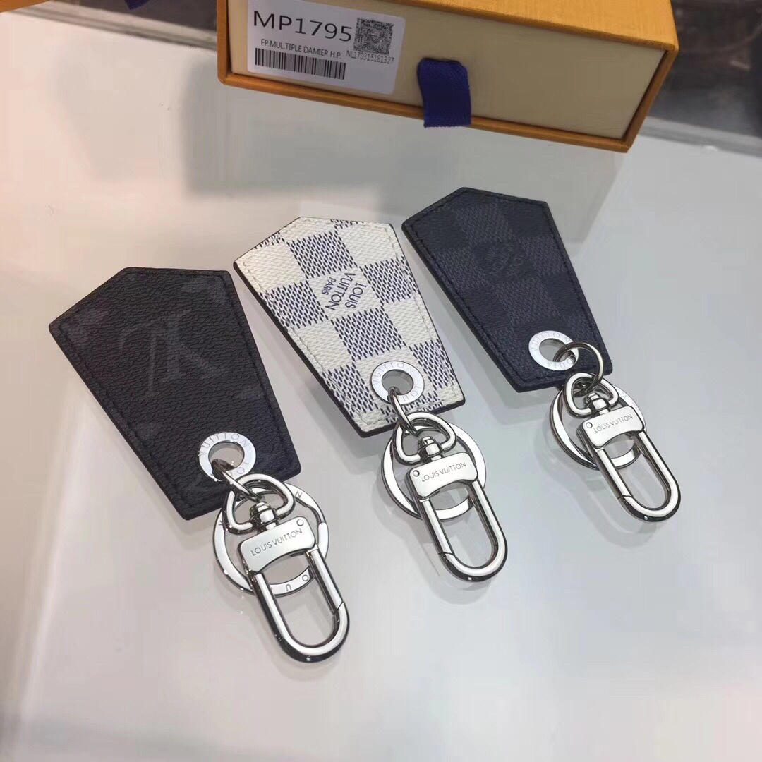 LV ENCHAPPES Key Chain M67917