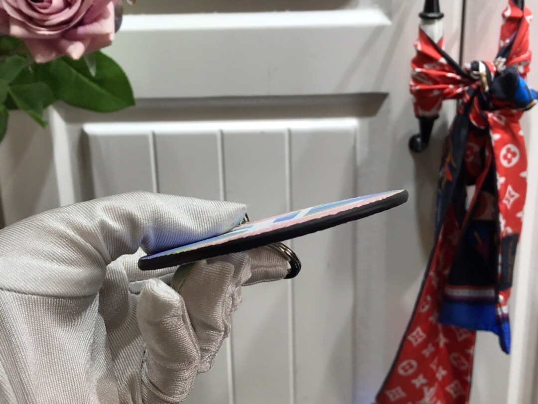 LV ESCALE KEY HOLDER AND BAG CHARM M69272 