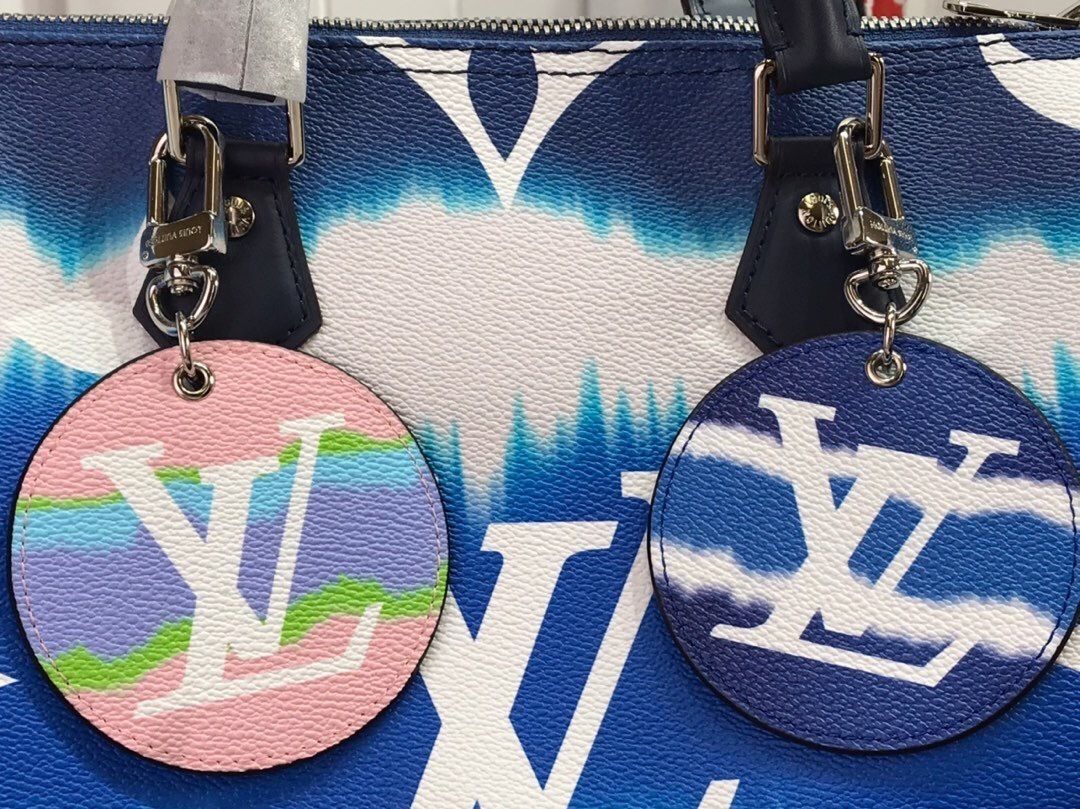 LV ESCALE KEY HOLDER AND BAG CHARM M69272 