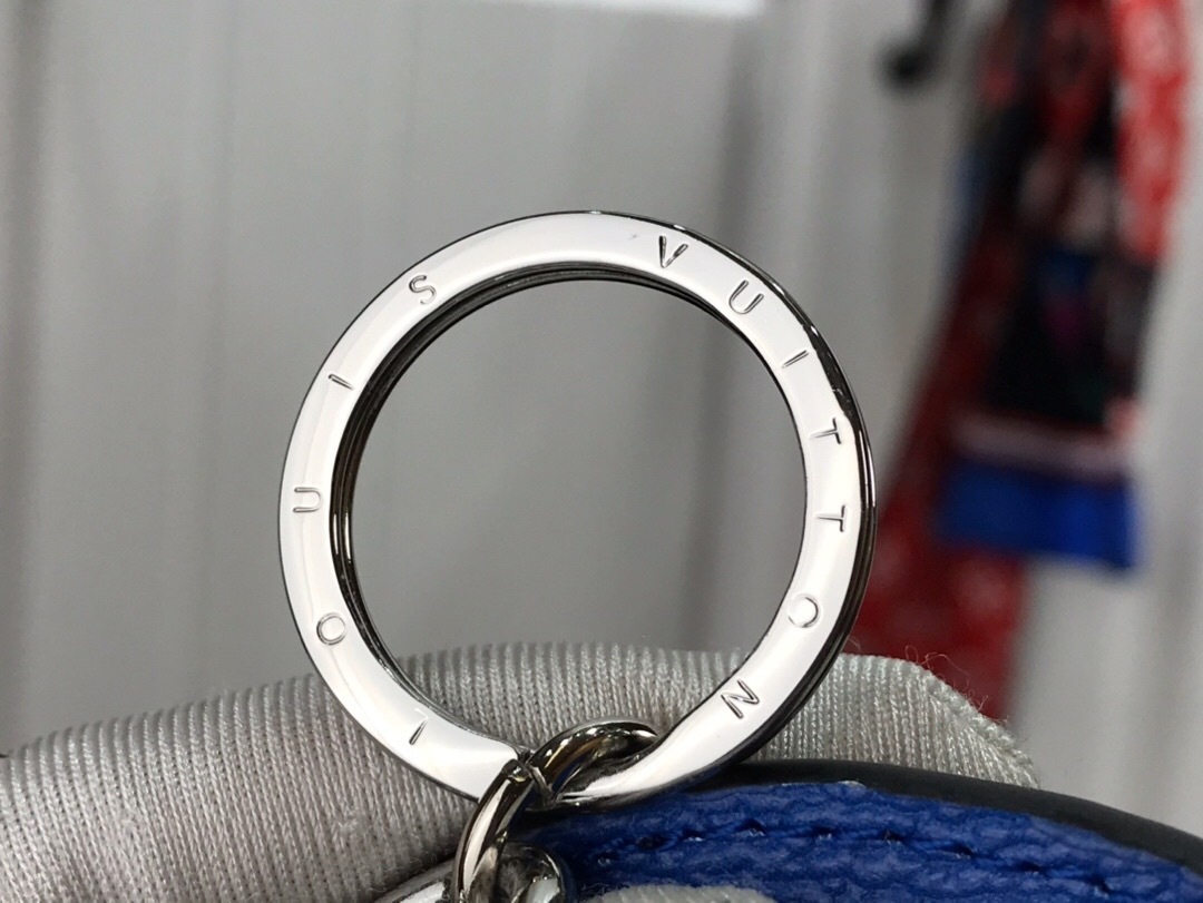 LV ESCALE KEY HOLDER AND BAG CHARM M69272 