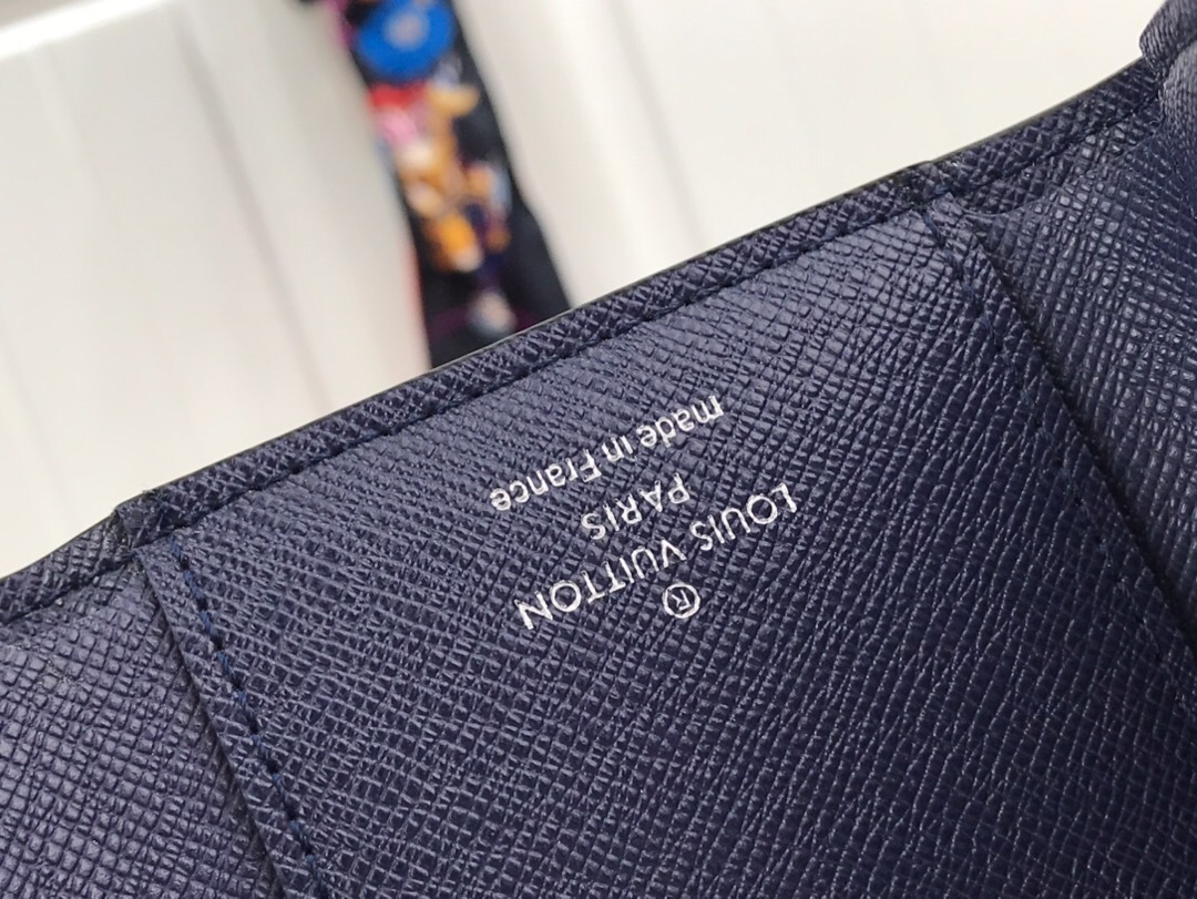 LV ESCALE ZOE wallet M62933 