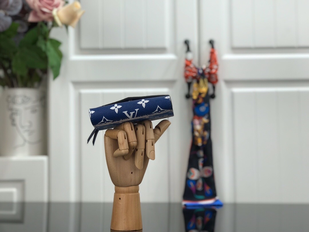 LV ESCALE ZOE wallet M62933 