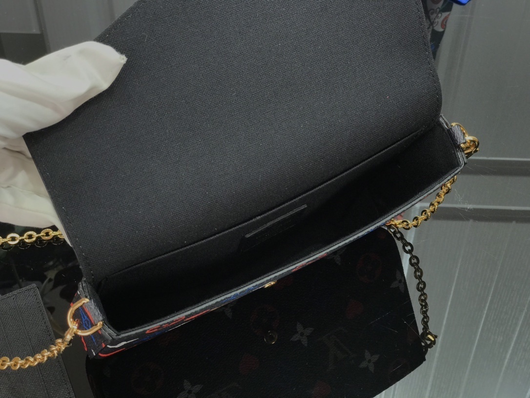 LV FELICIE POCHETTE M61276BC