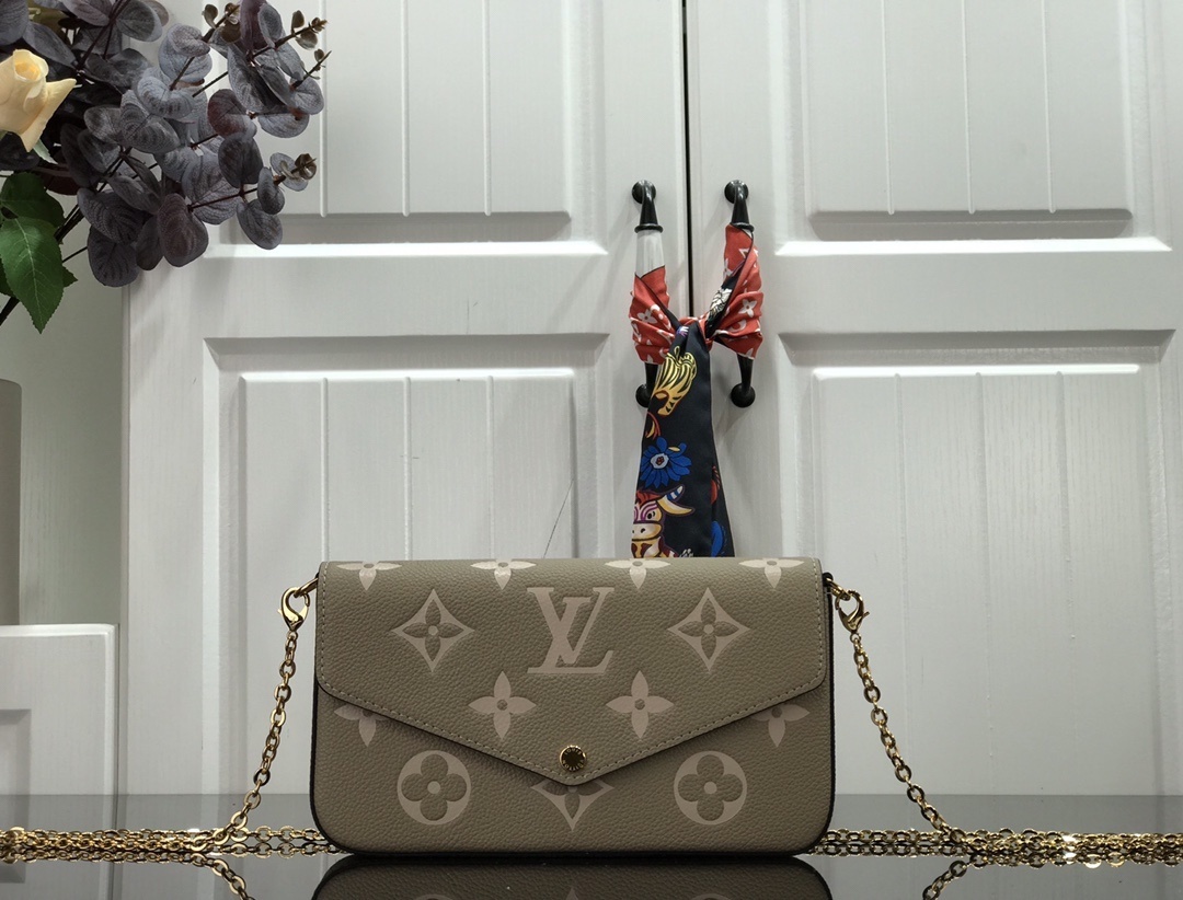LV FELICIE POCHETTE M69977 