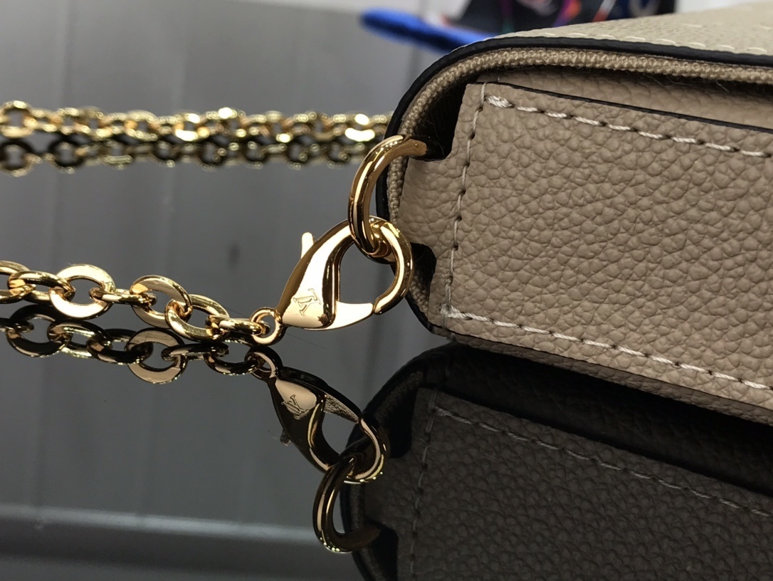 LV FELICIE POCHETTE M69977 