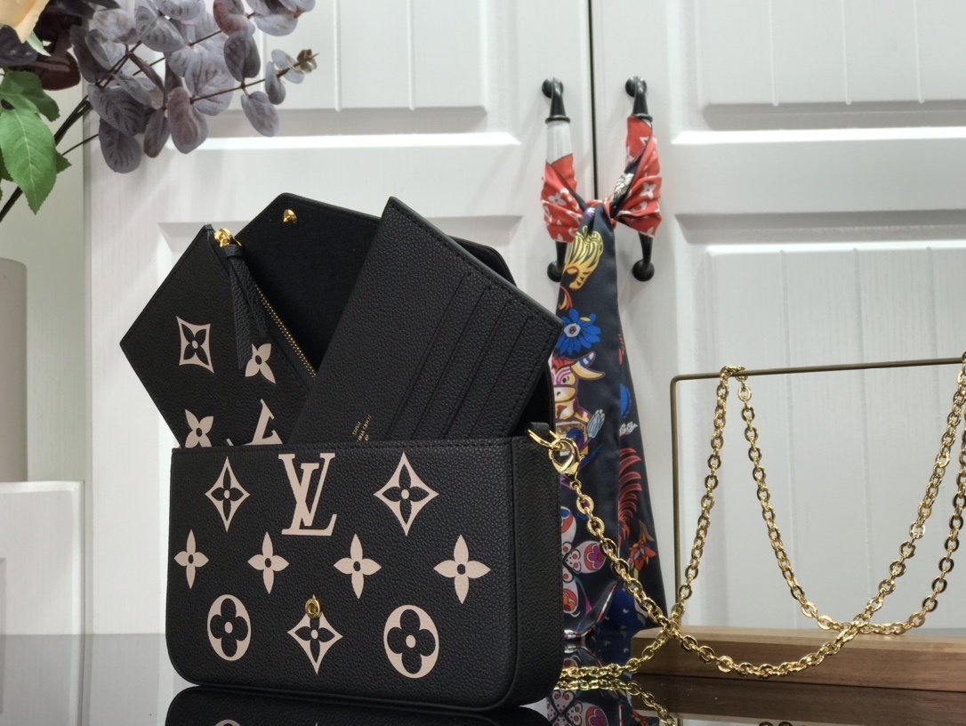 LV FELICIE POCHETTE M69977 