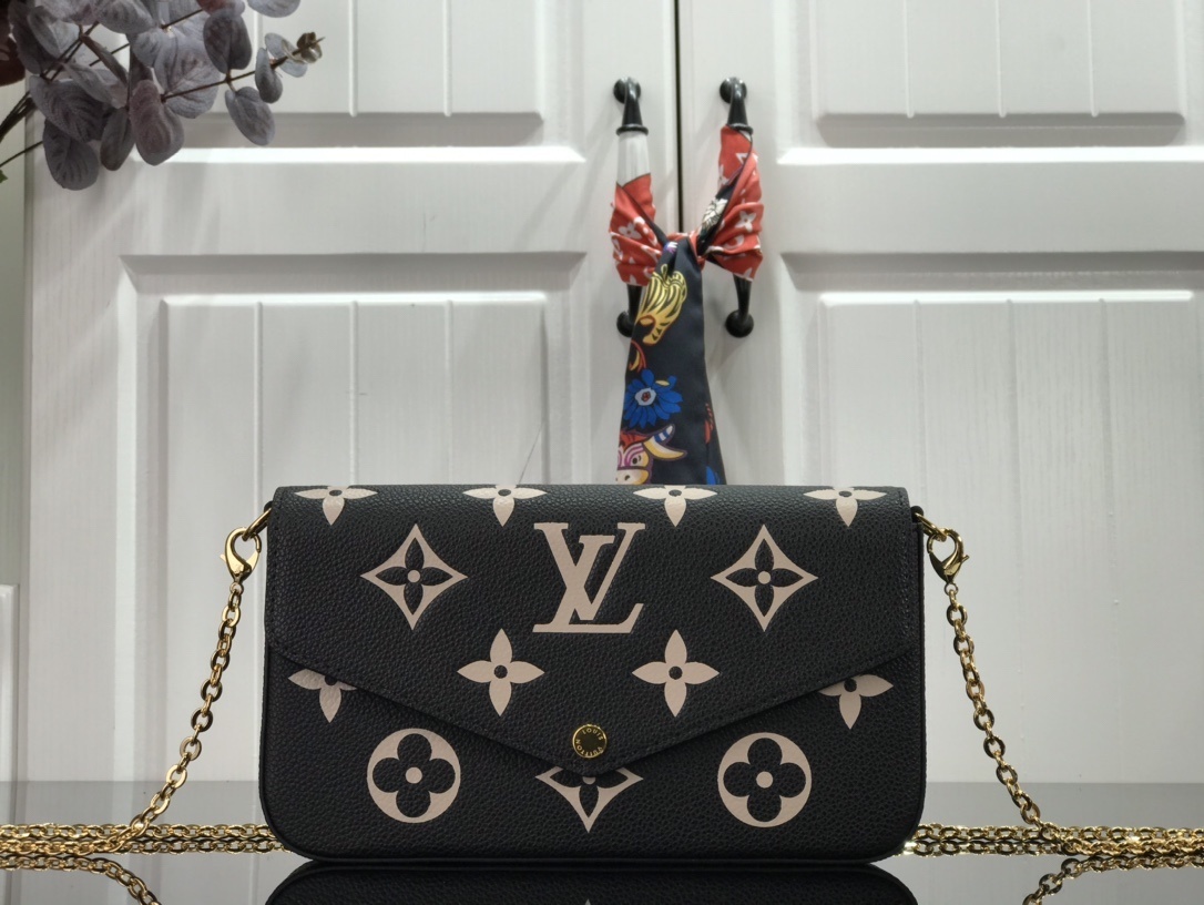 LV FELICIE POCHETTE M69977 