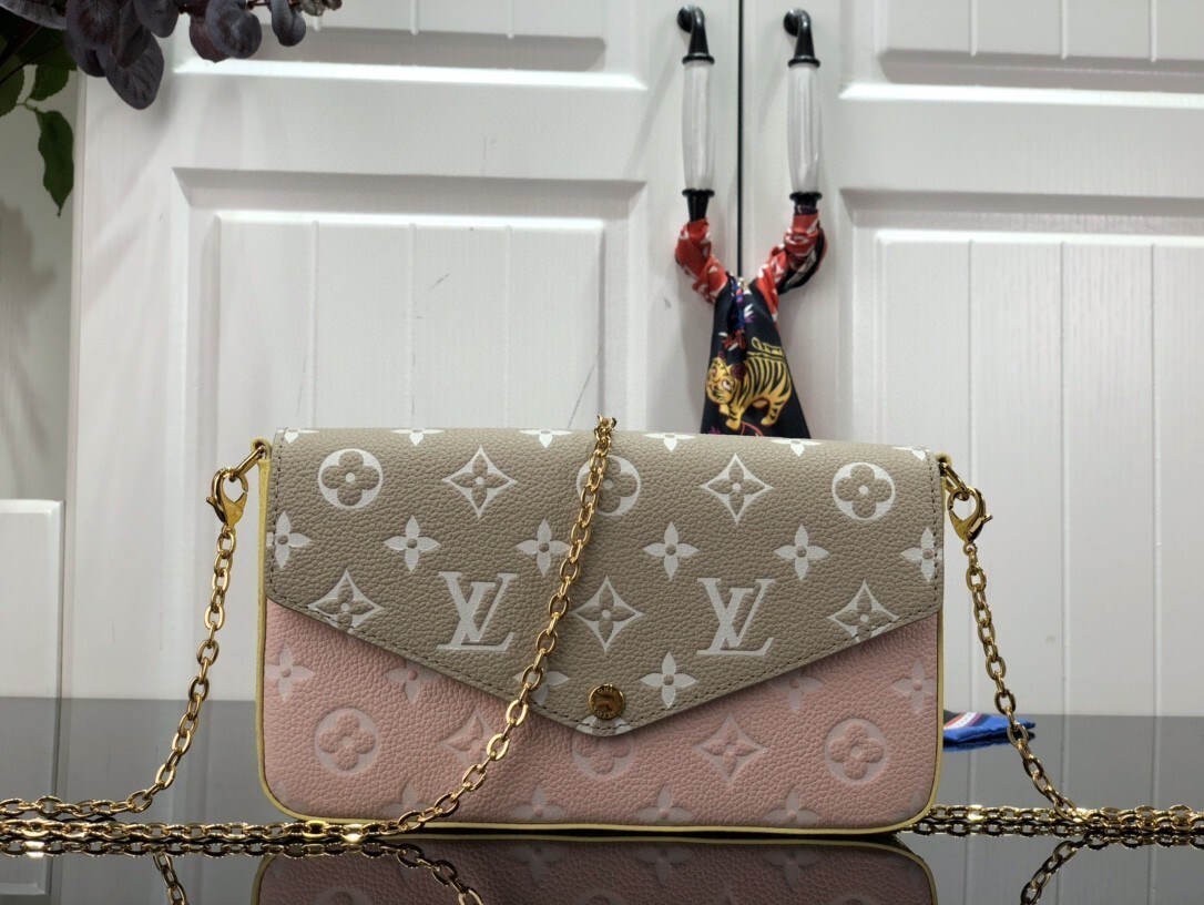 LV FELICIE POCHETTE M81359