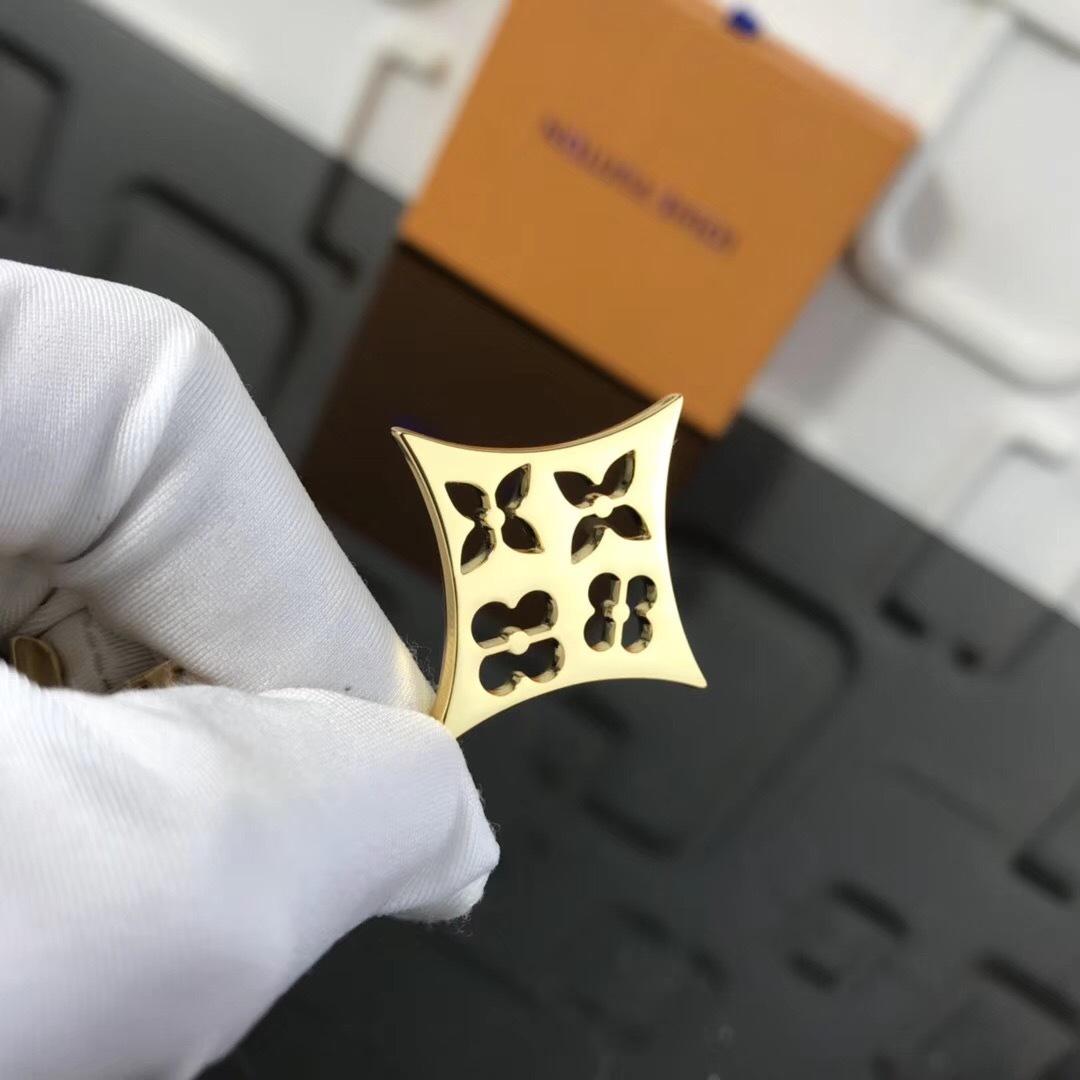 LV FETISH FLOWER BAG CHARM AND KEY HOLDER M65333