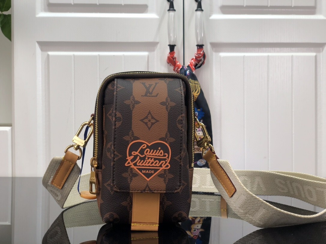 LV FLAP DOUBLE PHONE POUCH M81005 