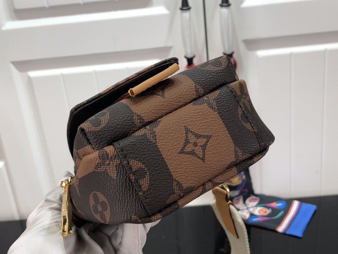 LV FLAP DOUBLE PHONE POUCH M81005 