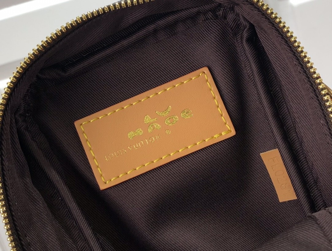 LV FLAP DOUBLE PHONE POUCH M81005 