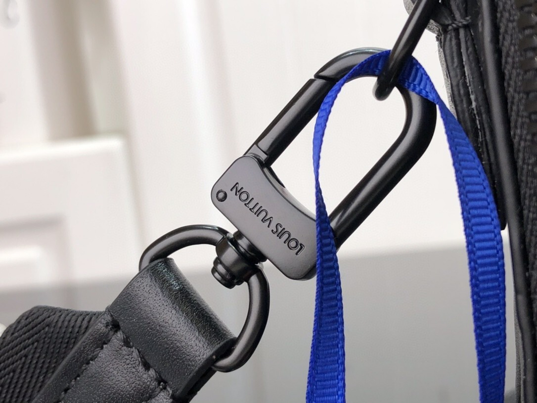 LV FLAP DOUBLE PHONE POUCH M81005G 