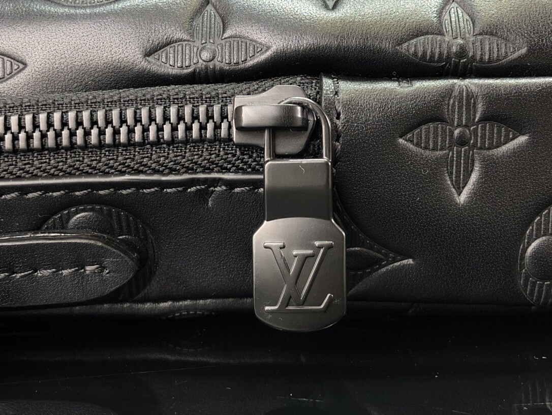 LV FLAP DOUBLE PHONE POUCH M81005G 