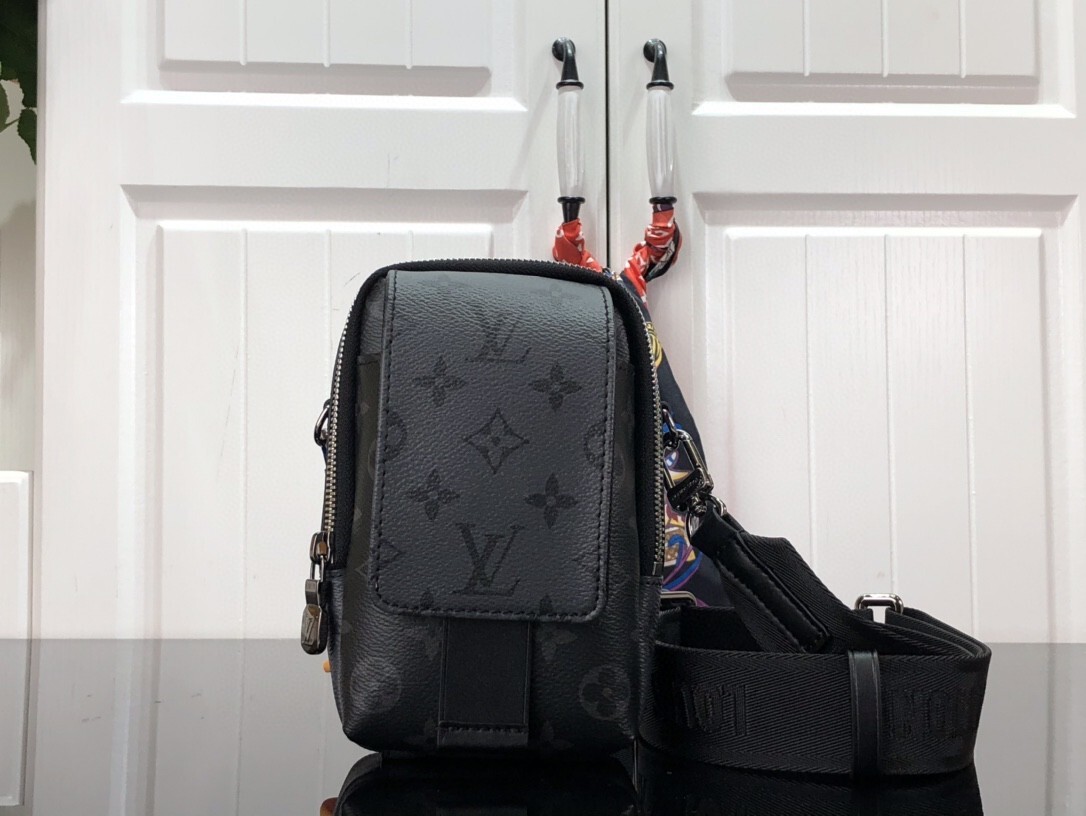 LV FLAP DOUBLE PHONE POUCH M81005H 