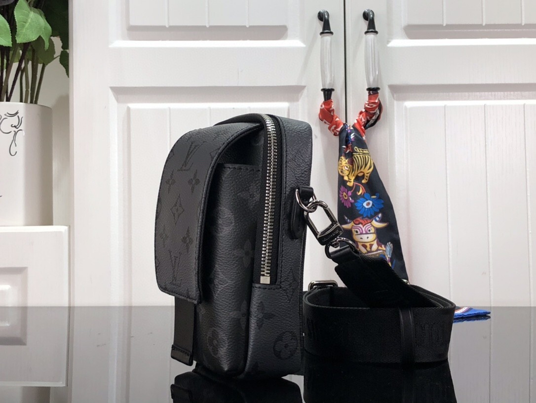 LV FLAP DOUBLE PHONE POUCH M81005H 