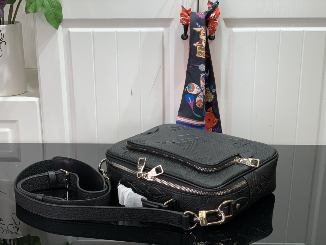 LV FLIGHT CASE MESSENGER M57287