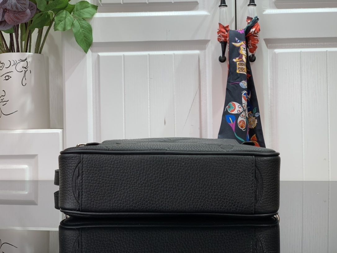 LV FLIGHT CASE MESSENGER M57287