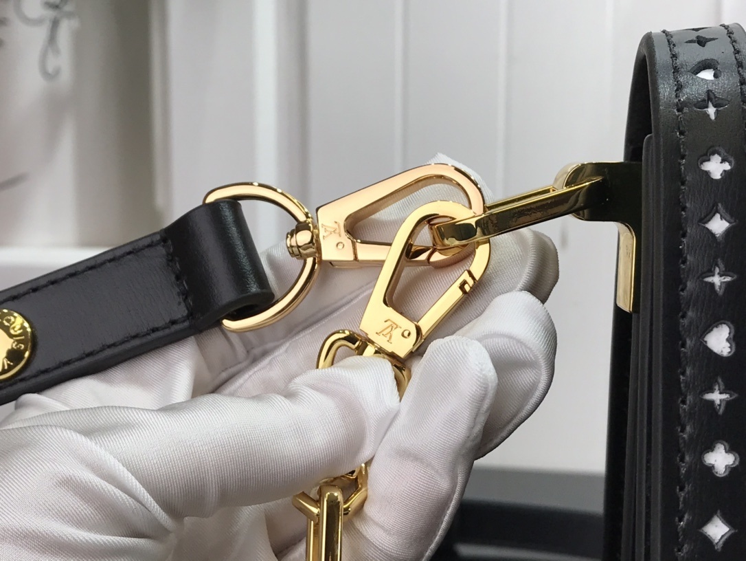 LV GAME ON DAUPHINE MM M57448