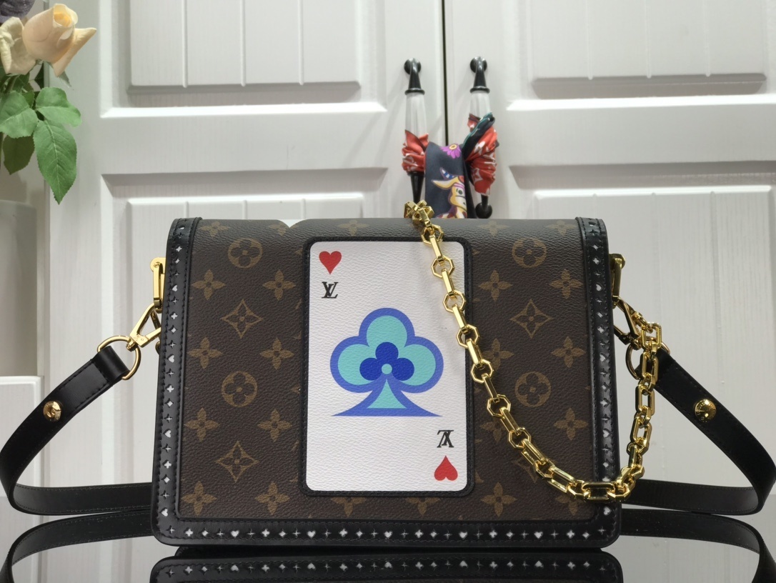 LV GAME ON DAUPHINE MM M57448