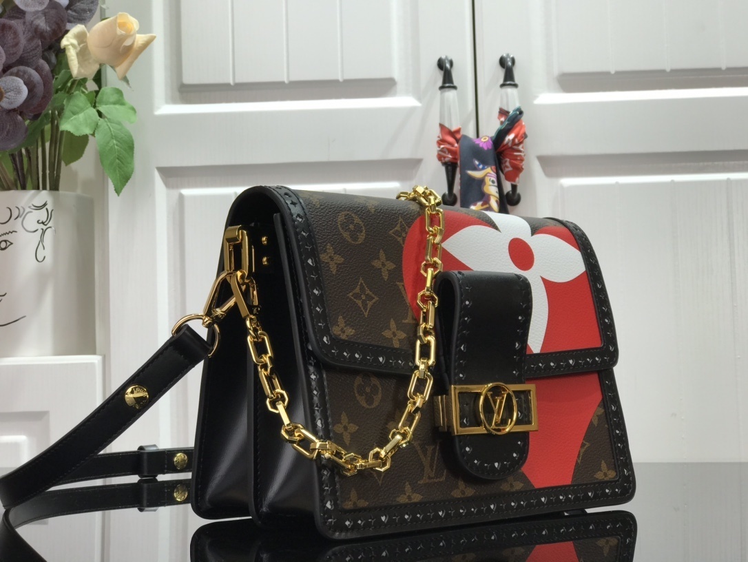 LV GAME ON DAUPHINE MM M57448