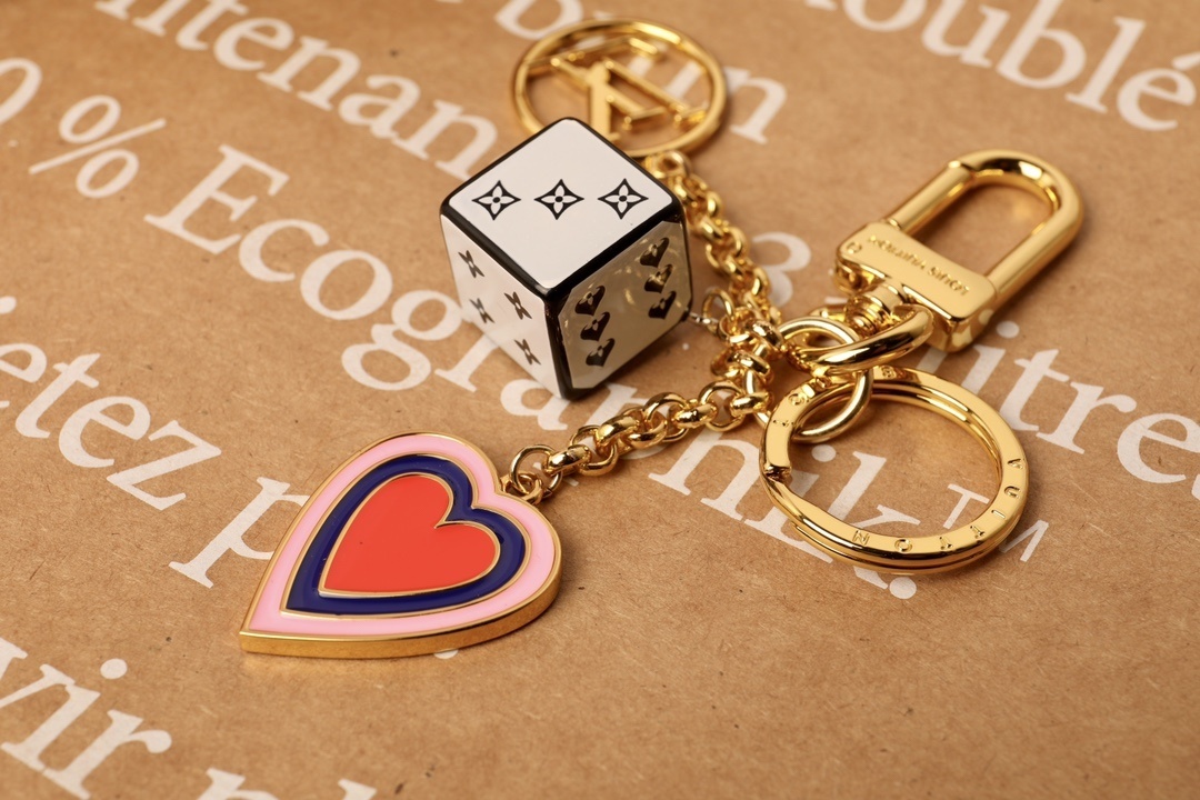 LV GAME ON DICE AND HEART BAG CHARM AND KEY HOLDER MP2913