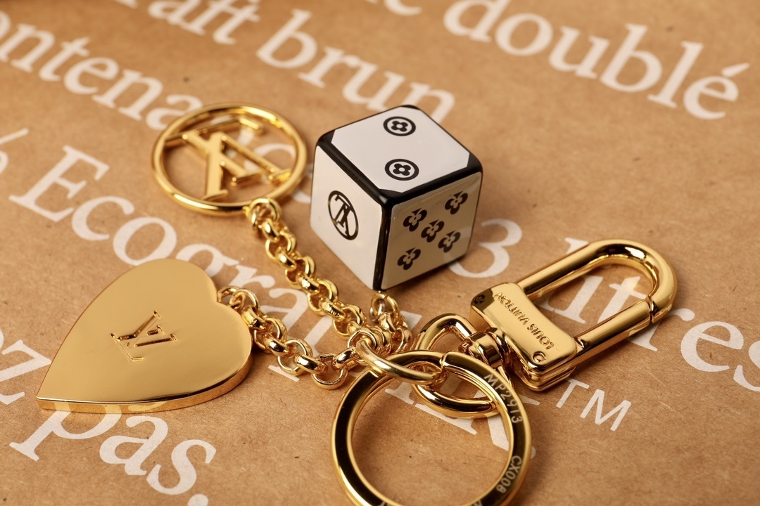 LV GAME ON DICE AND HEART BAG CHARM AND KEY HOLDER MP2913