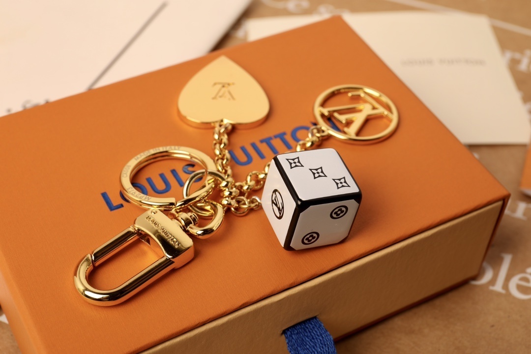 LV GAME ON DICE AND HEART BAG CHARM AND KEY HOLDER MP2913