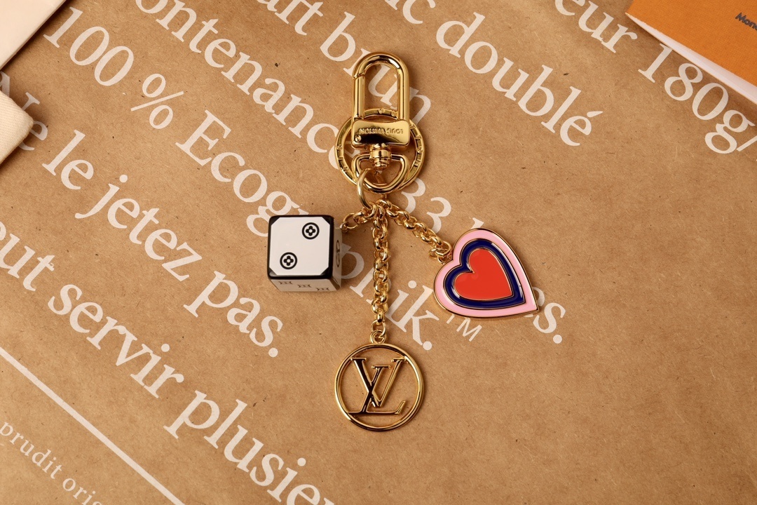 LV GAME ON DICE AND HEART BAG CHARM AND KEY HOLDER MP2913