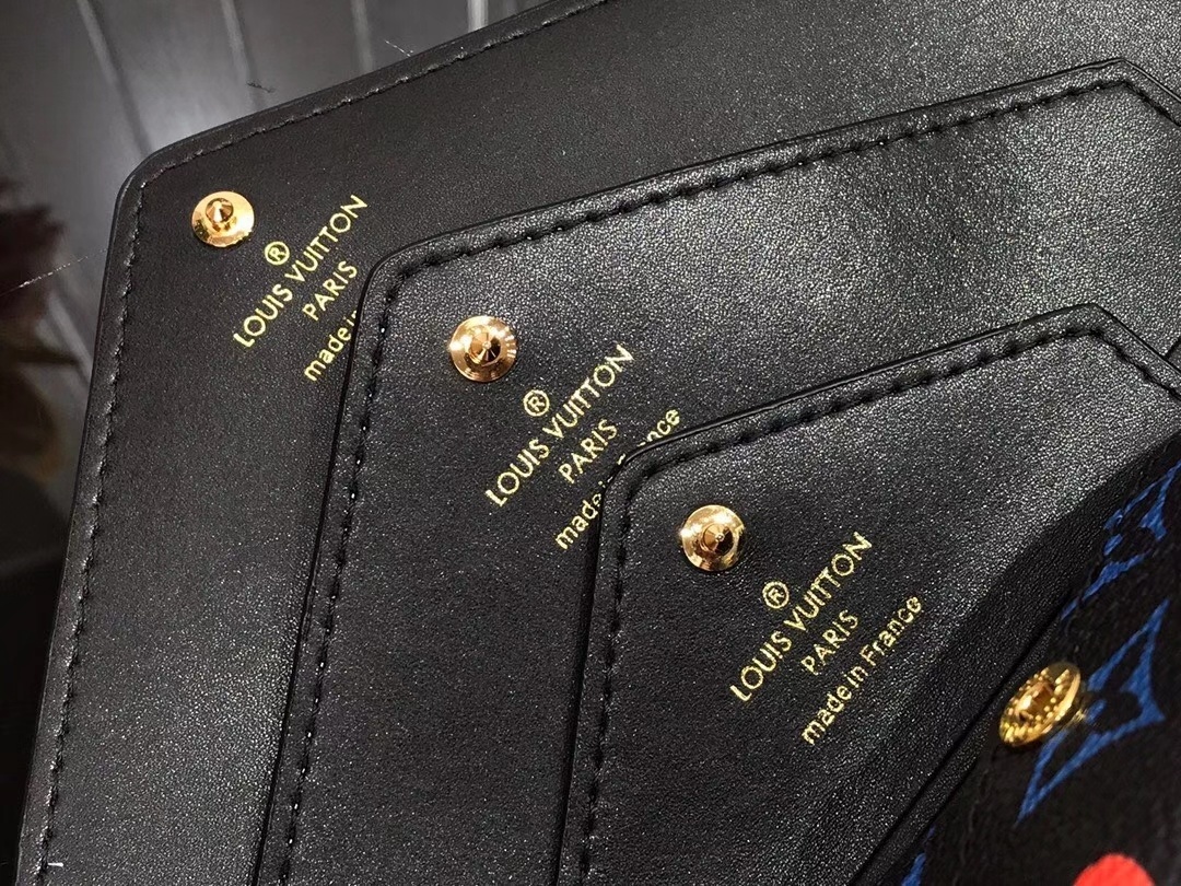 LV GAME ON KIRIGAMI POCHETTE M80284