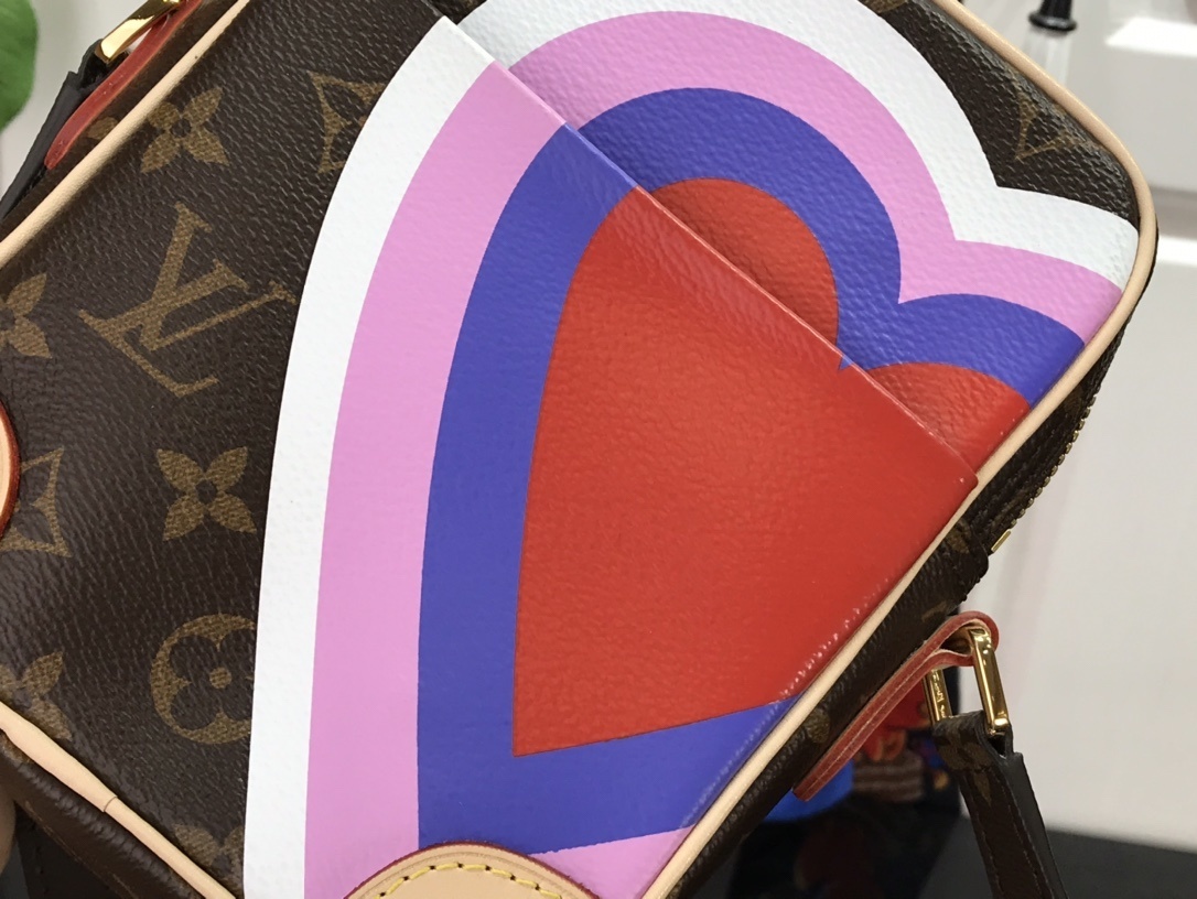 LV GAME ON PANAME SET M57450