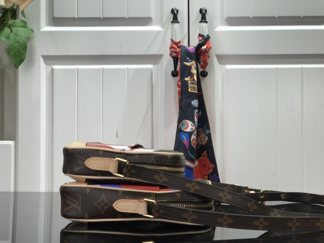 LV GAME ON PANAME SET M57450