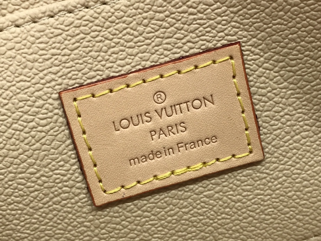 LV GAME ON POCHETTE COSMETIQUE M80283 