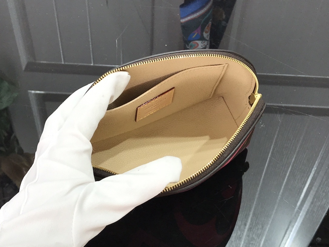LV GAME ON POCHETTE COSMETIQUE M80283 